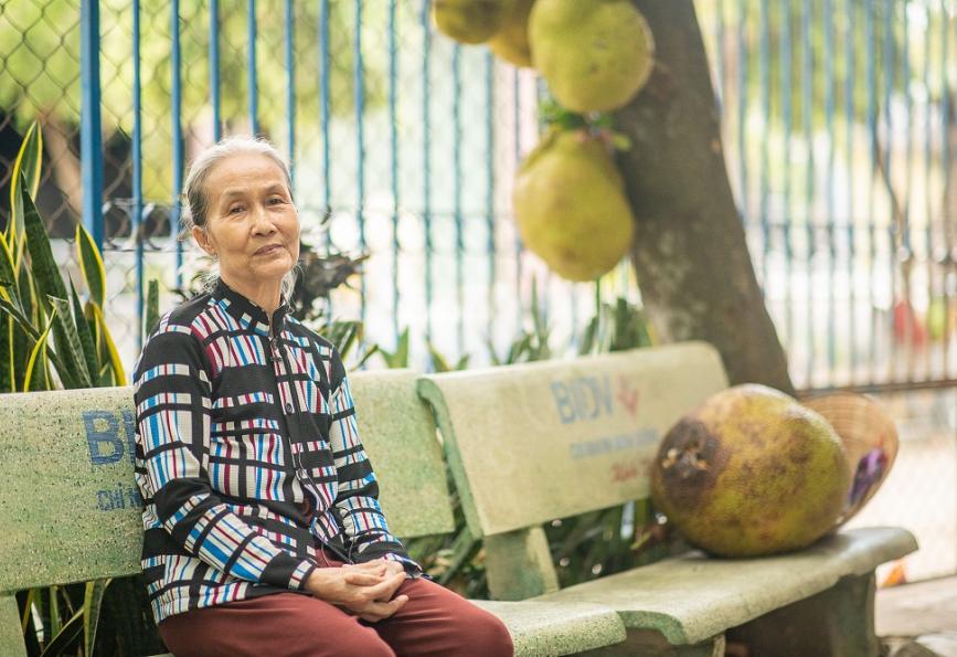 Nguyen Thi Den, who has had 3 family members contract dengue in Thu Dau Mot, Vietnam