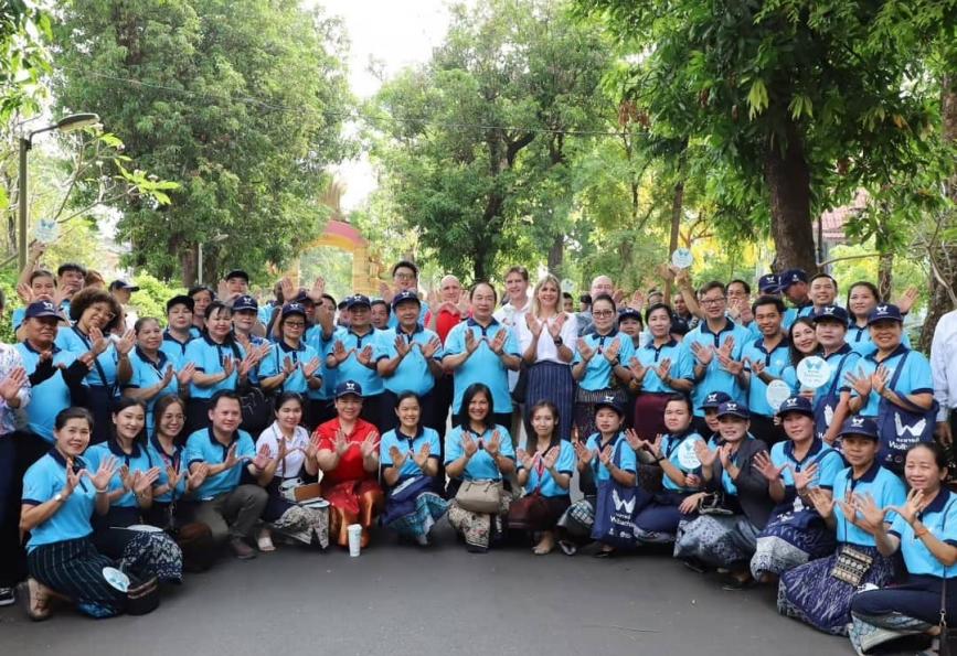 Group photo of World Mosquito program volunteers in laos